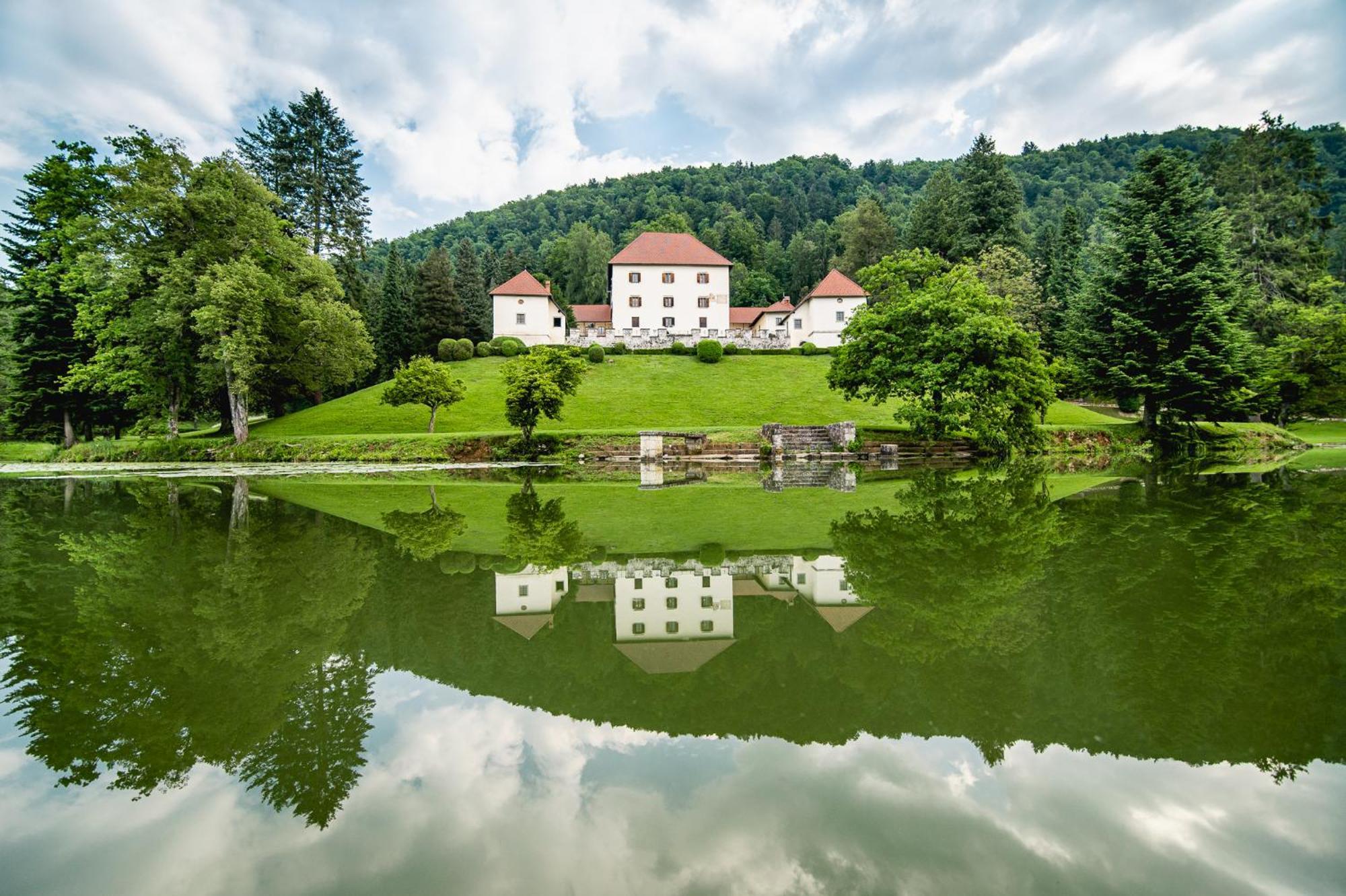 Grad Strmol Villa Cerklje na Gorenjskem Exterior photo
